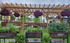 Vintage Block Inn & Suites